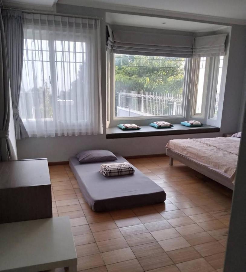 Villa 360 Lembang Exteriör bild